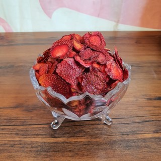 توت فرنگی خشک - 100 گرم